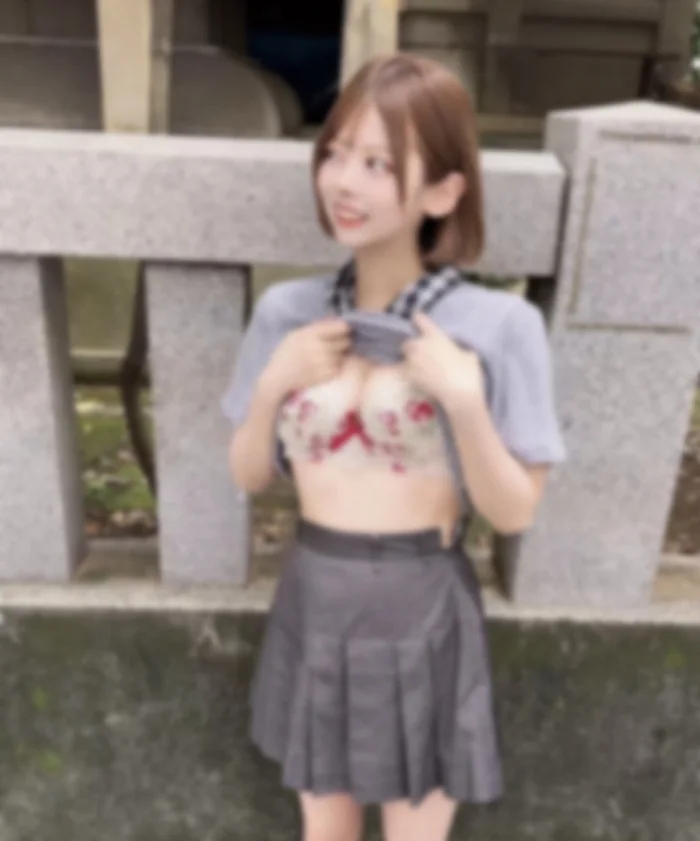 FC2-PPV-4946544 ※【個数制限】えぐい可愛い渋谷の事務所所属のモデル。急なハメ撮りに恥じらいながらも２度の中出しに膣がひくひくする・・ thumbnail